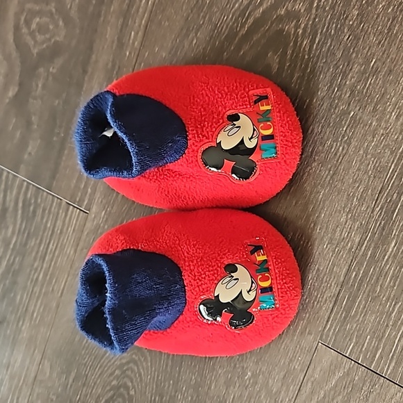 Disney Mickey Mouse Clubhouse Toddler Slippers Size 5/6 - Picture 1 of 8